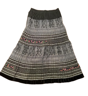 Hilltribe Vintage Fabric Long Skirt Black and White 74cm